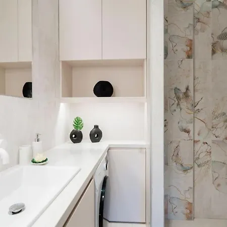 Euphoria Luxury Apartment